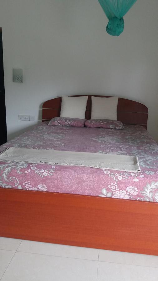 Ishitha Homestay Tangalle Bagian luar foto